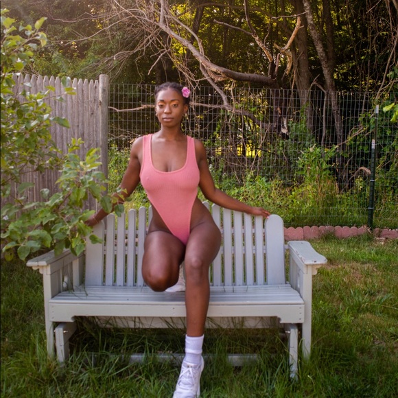 Meet your Posher, Lehla - Picture 1 of 1